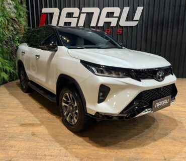 TOYOTA HILUX SW4 2.8 D-4D TURBO DIESEL DIAMOND 7L 4X4 AUTOMÁTICO MOD.2024
