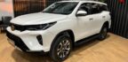 TOYOTA HILUX SW4 2.8 D-4D TURBO DIESEL SRX PLATINUM 7L 4X4 AT ANO.25/25